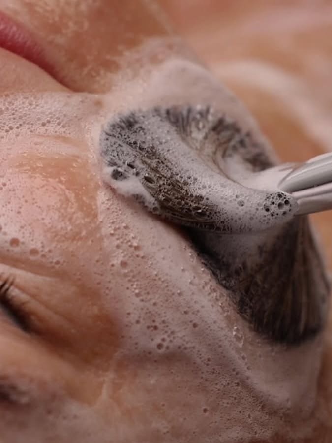 The Luméa Cold Renewal Peel